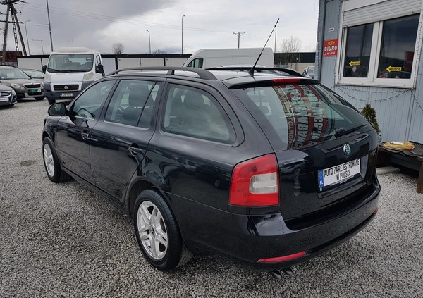 Skoda Octavia cena 22800 przebieg: 297000, rok produkcji 2010 z Sulejówek małe 121